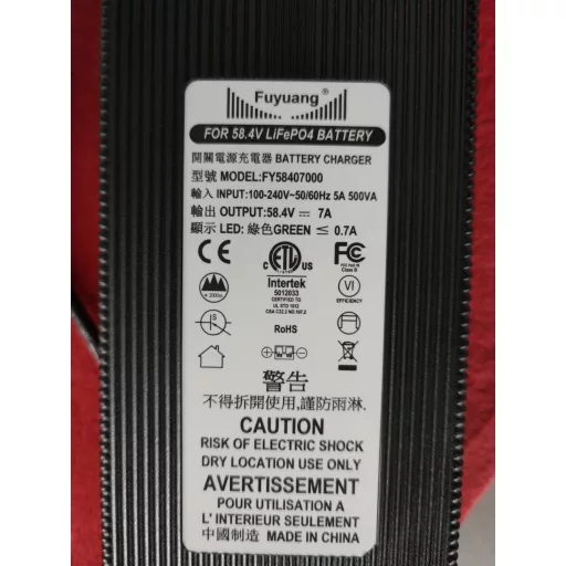 Polnilec baterij GOLDEN EZ LiFePo4 7A