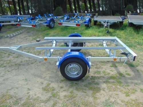 Prikolica za prevoz jetskijev Alfa 750 kg vzmetni nosilec do 4,3 m