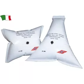   Rezervoar za pitno vodo 100 litrov v zloženem stanju. kvadraten