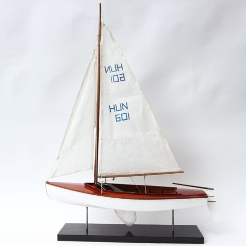 Model piratska jadrnica L45 