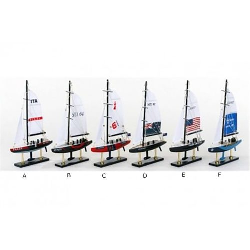 Majhen komplet jadra za dirko America's Cup