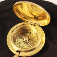 Kompas v žepu z verižico baker 4,5 cm