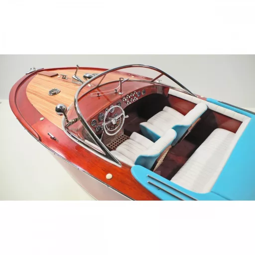 Riva Aquarama pobarvan model
