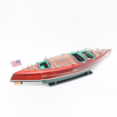 Motorni čoln Typhoon model 